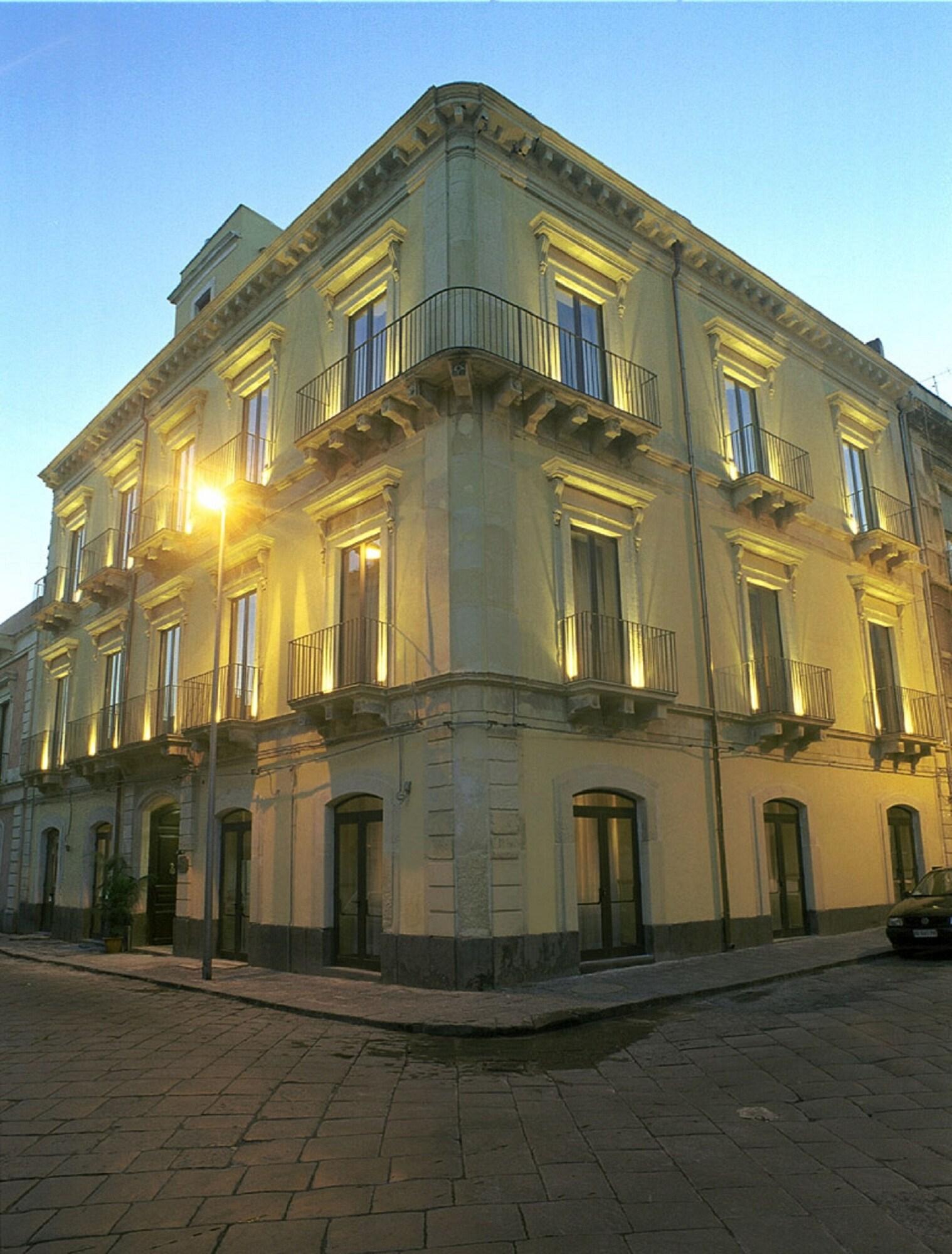 Hotel La Ville CTA Exterior photo